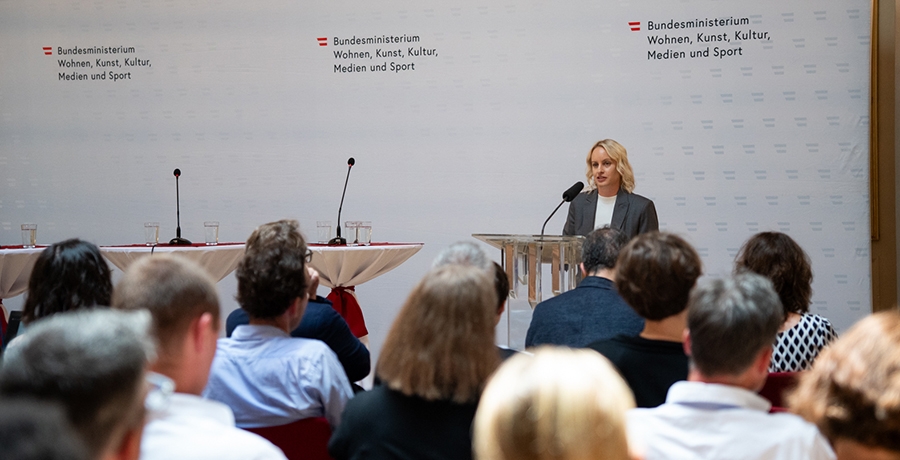 Michaela Schmidt bei der Arbeits-Startveranstaltung zu Safe Sport Kodex