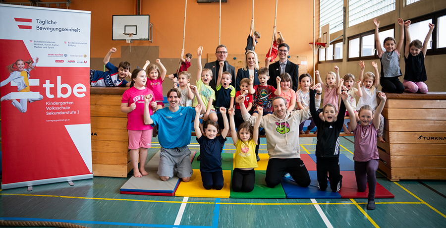 Pressegespräch „Tägliche Bewegungseinheit beginnt bereits im Kindergarten“ mit Sport-Staatssekretärin Michaela Schmidt und ÖFB-Teamchef Ralf Rangnick. Foto: BMWKMS/Schlögl