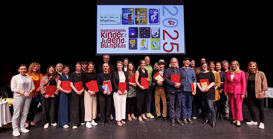 Gruppenbild Kinder-Jugendbuchpreis 2025