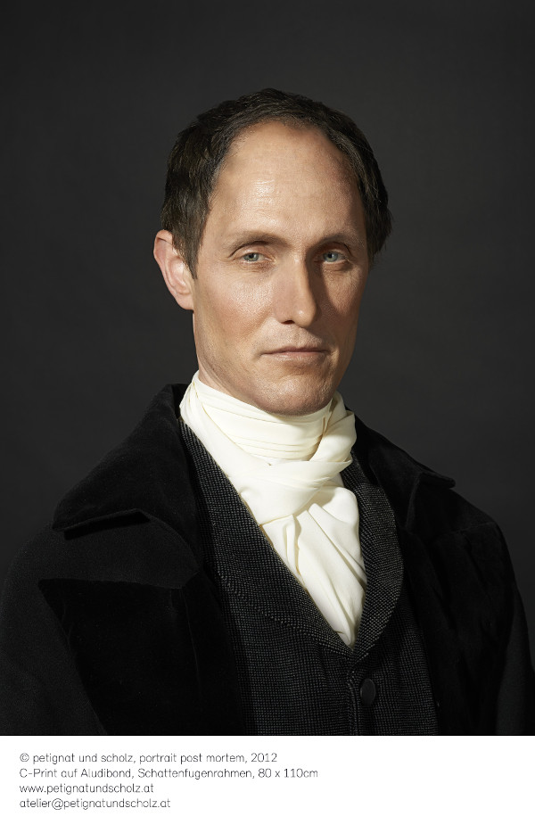 portrait post mortem, 2012, C-Print auf Aludibond, Schattenfugenrahmen, Bildmaße: 80x110 cm, Rahmenmaße: 82x112 cm