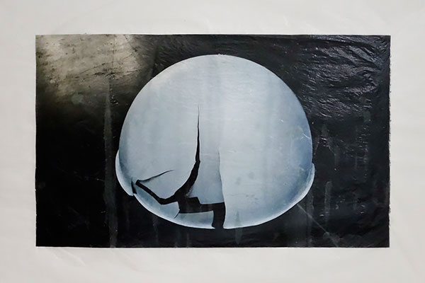 Martin Walde ground.sphere.fracture, 2014, MUD-Print (UMT) auf Japanpapier, 73 x 106cm