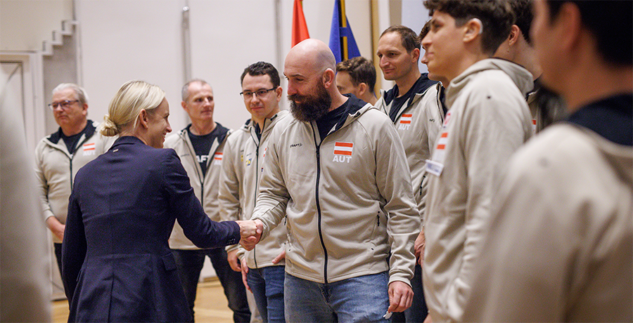 Sport-Staatssekretärin Schmidt verabschiedet Gehörlosen-Athlet:innen nach Tokio